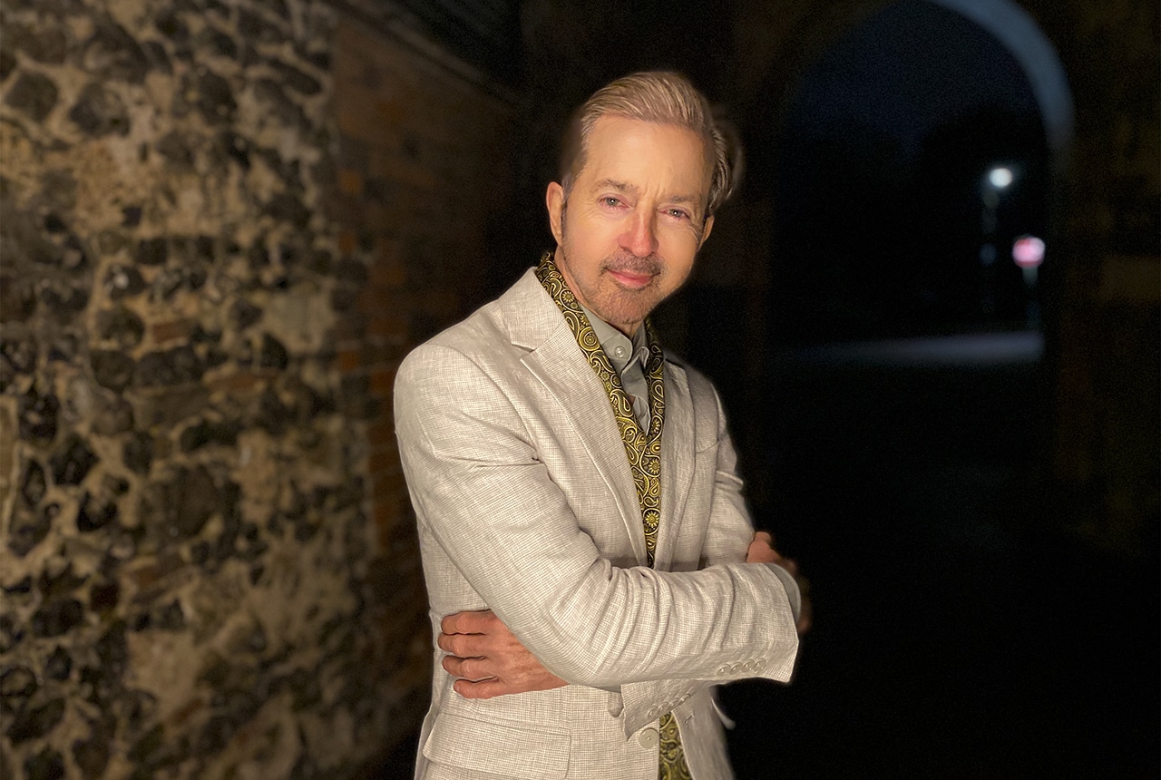 Limahl reimagines “A Horse with No Name”